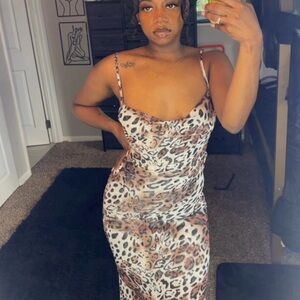 Chic Leopard Print Maxi Dress